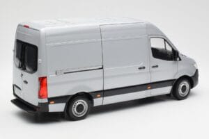 Mercedes Sprinter W907 Hõbedane Norev 1:18 183424 Metall - pilt 3/8