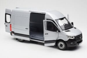 Mercedes Sprinter W907 Hõbedane Norev 1:18 183424 Metall - pilt 5/8