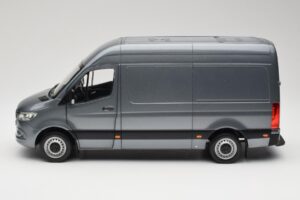 Mercedes Sprinter W907 Kaubik Selenite Grey Metallic Norev 1:18 B66004163 Metall - pilt 4/8