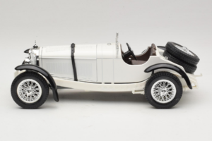 Mercedes SSK Valge Bburago 1:18 3009-P3 Metall - pilt 3/6