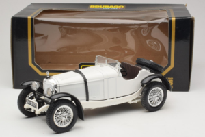 Mercedes SSK Valge Bburago 1:18 3009-P3 Metall - pilt 6/6