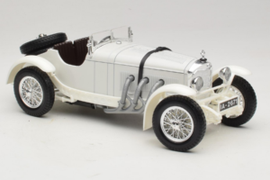 Mercedes SSKL Valge 1931 Bburago 1:18 3002-M2 Metall - pilt 4/6