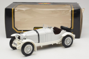 Mercedes SSKL Valge 1931 Bburago 1:18 3002-M2 Metall - pilt 6/6