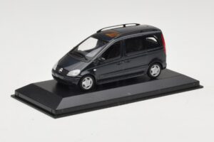 Mercedes Vaneo Tumesinine Minichamps 1:43 400031200 Metall - pilt 2/4