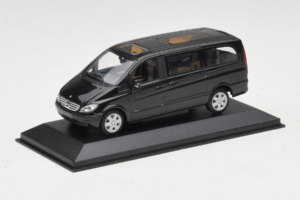 Mercedes Viano W639 Atlantis Blue Minichamps 1:43 B67871200 Metall - pilt 2/4