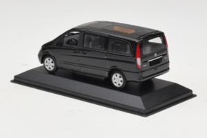 Mercedes Viano W639 Atlantis Blue Minichamps 1:43 B67871200 Metall - pilt 3/4