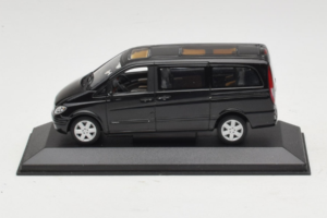 Mercedes Viano W639 Atlantis Blue Minichamps 1:43 B67871200 Metall