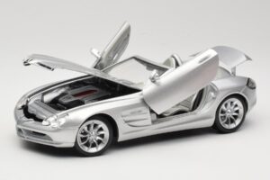 Mercedes Vision SLR Roadster Hõbedane Maisto 1:18 B66962107 Metall - pilt 2/8