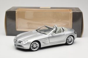 Mercedes Vision SLR Roadster Hõbedane Maisto 1:18 B66962107 Metall - pilt 8/8