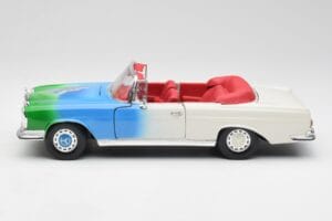 Mercedes 280SE W108 Tricolor Maisto 1:18 56014 Metall - pilt 4/8