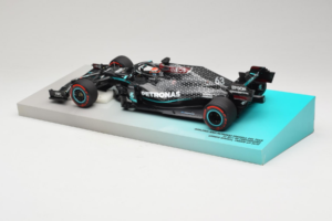 Mercedes W11 #63 G. Russell Mercedes AMG Petronas Sakhir Grand Prix 2020 Minichamps 1:18 113201663 Vaik - pilt 5/7