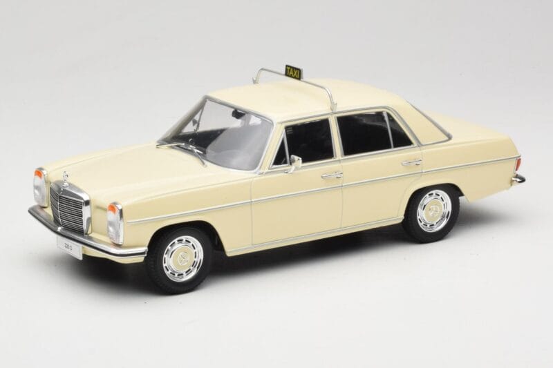Mercedes W115 Beež Taxi MCG 1:18 MCG18055 Metall