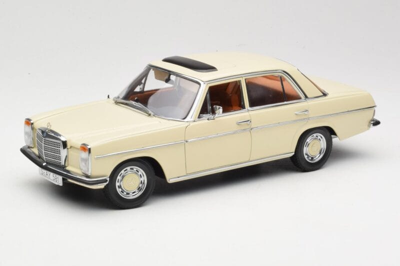 Mercedes W115 Strich 8 Kreemjas Sun Star 1:18 4581 Metall