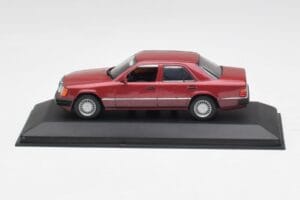 Mercedes 300D W124 Punane Minichamps 1:43 3209 Metall