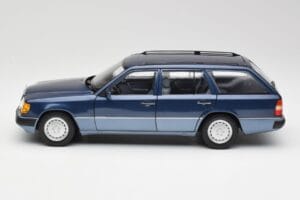 Mercedes 300D W124 T-Modell Nautical Sinine Norev 1:18 183962 Metall - pilt 4/8