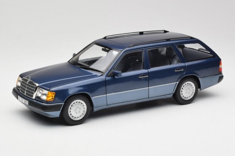 Mercedes 300D W124 T-Modell Nautical Sinine Norev 1:18 183962 Metall