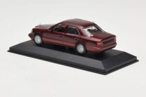 Mercedes W124 Dark Red Metallic Minichamps 1:43 MB002 Metall - pilt 3/4