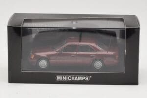 Mercedes W124 Dark Red Metallic Minichamps 1:43 MB002 Metall - pilt 4/4