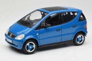 Mercedes A-Class W168 Azure Sinine Maisto 1:18 50311 Metall