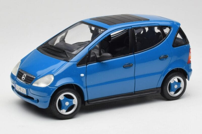 Mercedes A-Class W168 Azure Sinine Maisto 1:18 50311 Metall
