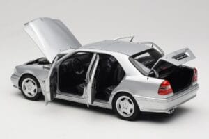 Mercedes C36 AMG W202 Silver Metallic Norev 1:18 183380 Metall - pilt 5/8