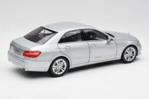 Mercedes E-klass W212 Avantgarde Iridium Hõbe Värv Väljaanne 2 Minichamps 1:18 B66960212-D2 Metall - pilt 3/11