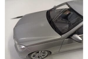Mercedes E-klass W212 Avantgarde Iridium Hõbe Värv Väljaanne 1 Minichamps 1:18 B66960212-D1 Metall - pilt 8/11