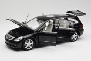 Mercedes R-Class W251 Obsidian Must Minichamps 1:18 150034601 Metall - pilt 2/8