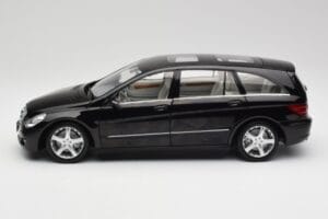 Mercedes R-Class W251 Obsidian Must Minichamps 1:18 150034601 Metall - pilt 4/8