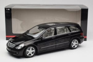 Mercedes R-Class W251 Obsidian Must Minichamps 1:18 150034601 Metall - pilt 8/8
