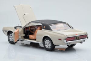 Mercury Cougar XR7-G Fawn Sun Star 1:18 1572 Metall - pilt 5/8