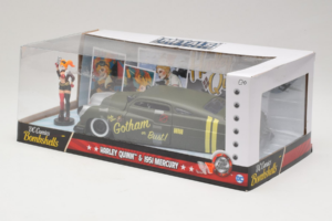 Mercury Gotham or Bust With Harley Quinn Figure Metals Diecast 1:24 30456 Metall - pilt 3/3