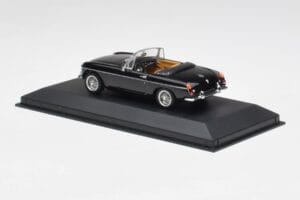 MGB Kabriolett Must Minichamps 1:43 430131030 Metall - pilt 3/4