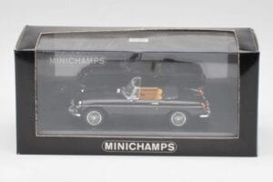 MGB Kabriolett Must Minichamps 1:43 430131030 Metall - pilt 4/4