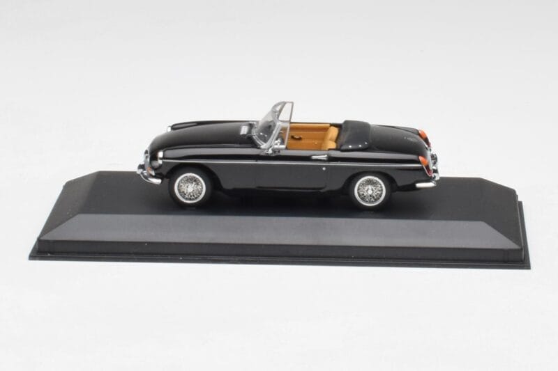 MGB Kabriolett Must Minichamps 1:43 430131030 Metall