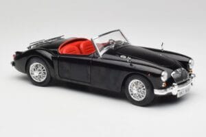 MGA English Roadster Must Revell 1:18 84559091 Metall - pilt 6/8