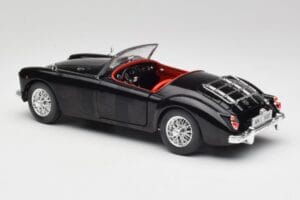 MGA English Roadster Must Revell 1:18 84559091 Metall - pilt 7/8