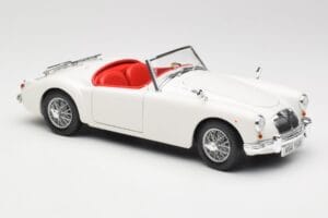 MGA Roadster Old English White Revell 1:18 08455 Metall - pilt 6/8