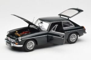 MGB GT Mk2 Coupe Racing Roheline AUTOart 1:18 76602 Metall - pilt 2/8