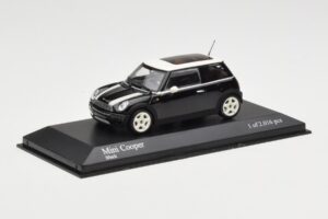 MINI Cooper R50 Must Minichamps 1:43 431138101 Metall - pilt 3/5