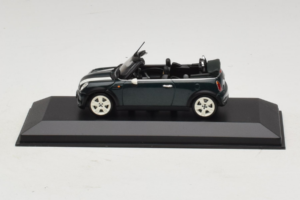 Mini Cooper Kabriolett Roheline Valge Triibuga Minichamps 1:43 80420309093-R1 Metall