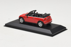 Mini Cooper R52 Kabriolett Punane Minichamps 1:43 431138230 Metall - pilt 3/4