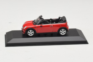 Mini Cooper R52 Kabriolett Punane Minichamps 1:43 431138230 Metall