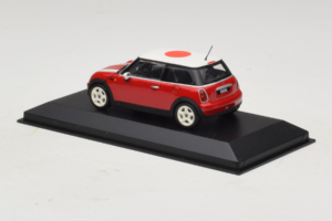 Mini Cooper Punane Jaapani Lipuga Minichamps 1:43 80420309024-R1 Metall - pilt 3/5
