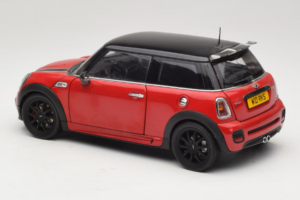 Mini Cooper John Cooper Works R56 Punane & Must Kyosho 1:18 80430419909 Metall - pilt 7/8