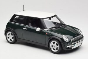 Mini Cooper Mk7 Roheline Maisto 1:18 7271336 Metall - pilt 6/8