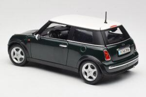 Mini Cooper Mk7 Roheline Maisto 1:18 7271336 Metall - pilt 7/8