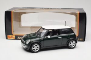Mini Cooper Mk7 Roheline Maisto 1:18 7271336 Metall - pilt 8/8