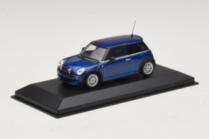 Mini Cooper One R50 Aero Sinine Minichamps 1:43 431138270 Metall - pilt 2/4