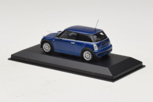 Mini Cooper One R50 Aero Sinine Minichamps 1:43 431138270 Metall - pilt 3/4